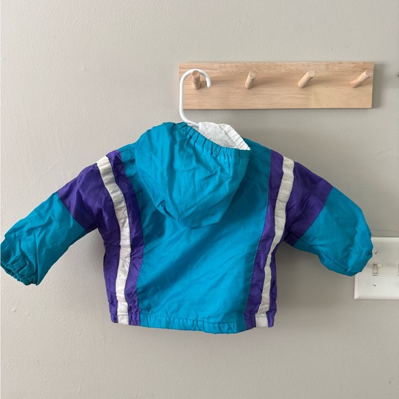 Colorful Vintage Sports themed windbreaker - Picture 5 of 5